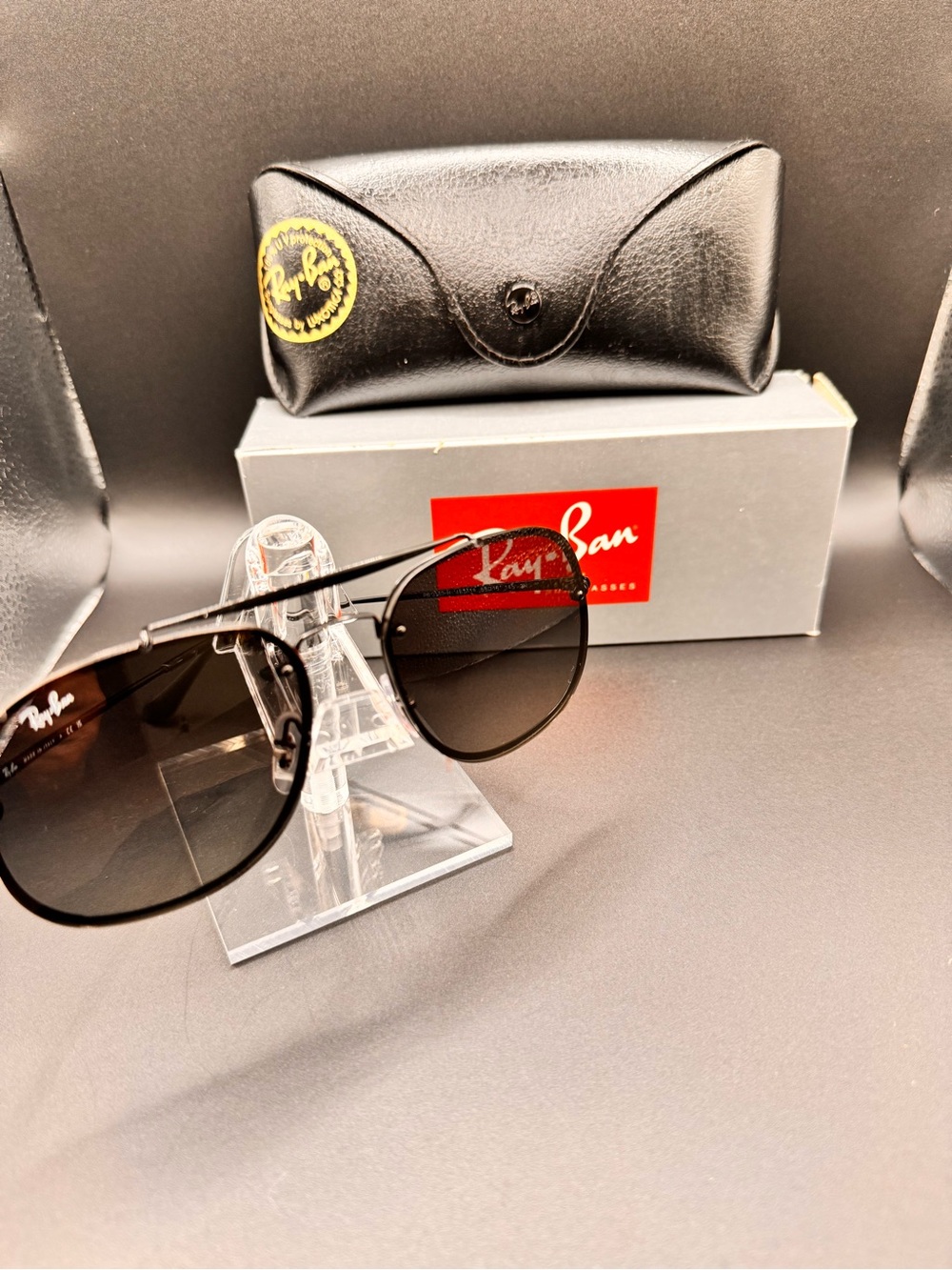 Ray-Ban Aviator Sunglasses - Black Gradient Lenses with Silver Frame - Picture 3 of 10